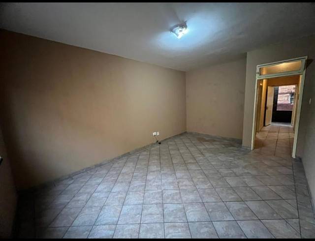 2 BEDROOM PROPERTY TO RENT IN FOREST HILL